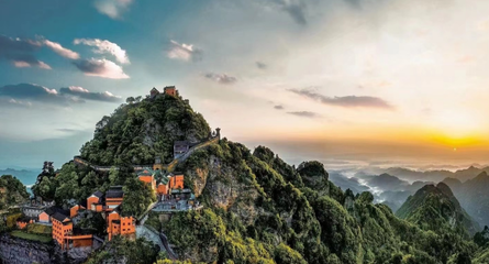 武當(dāng)山推出通票半價(jià)優(yōu)惠，管理服務(wù)全面升級